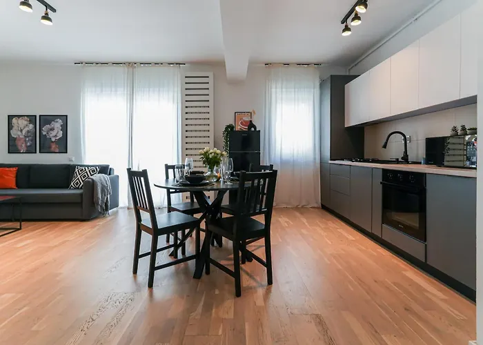 Maria - Modern Apartment With Parking And Workspace