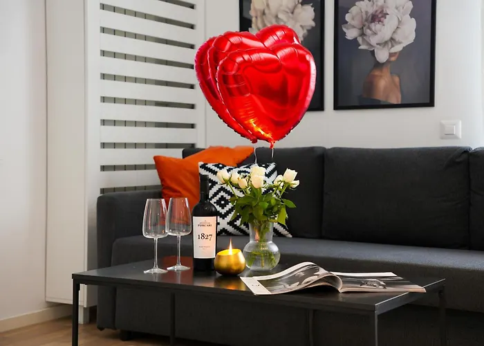 Maria - Modern Apartment With Parking And Workspace