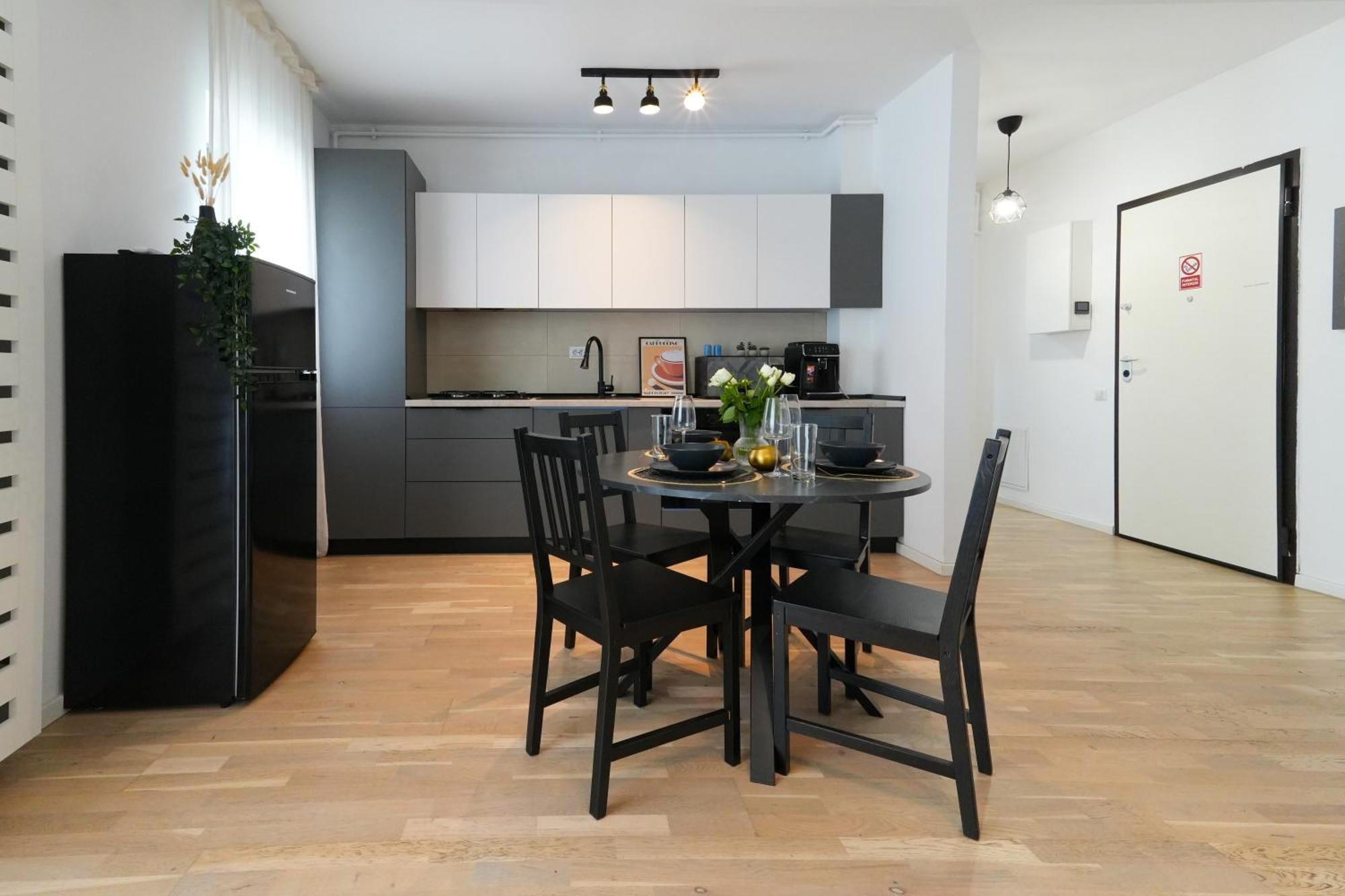 Maria - Modern With Parking And Workspace * Bukarest