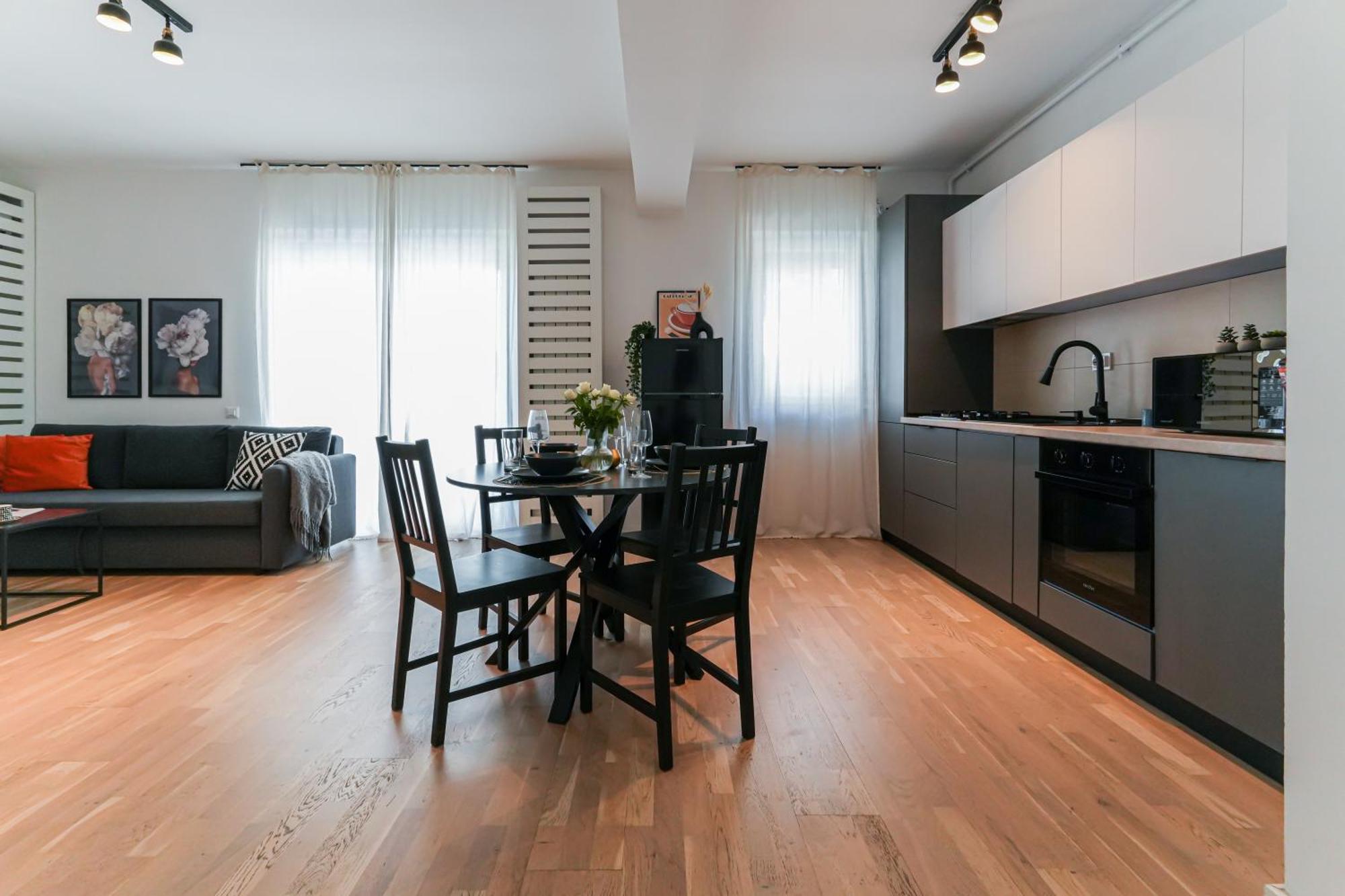 Maria - Modern With Parking And Workspace *