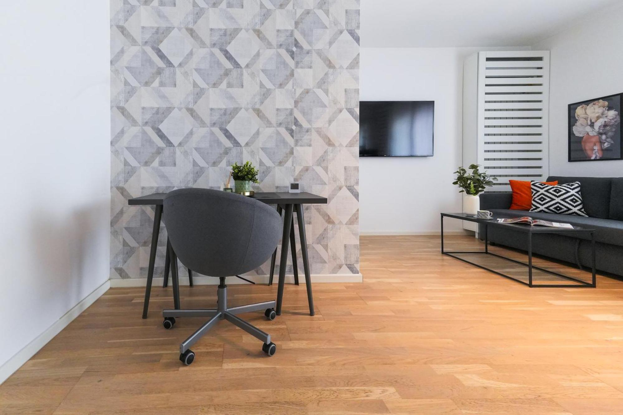 Maria - Modern With Parking And Workspace Apartment *